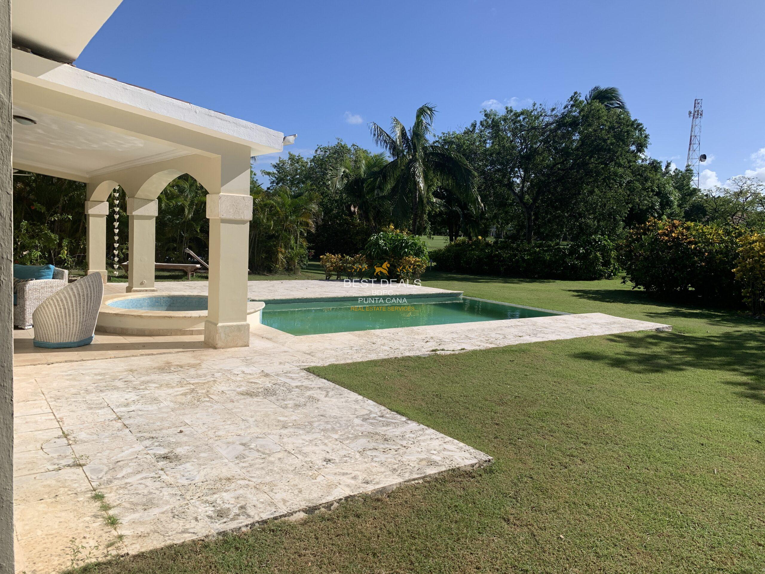 Beautiful House in Cocotal , golf view, big pool