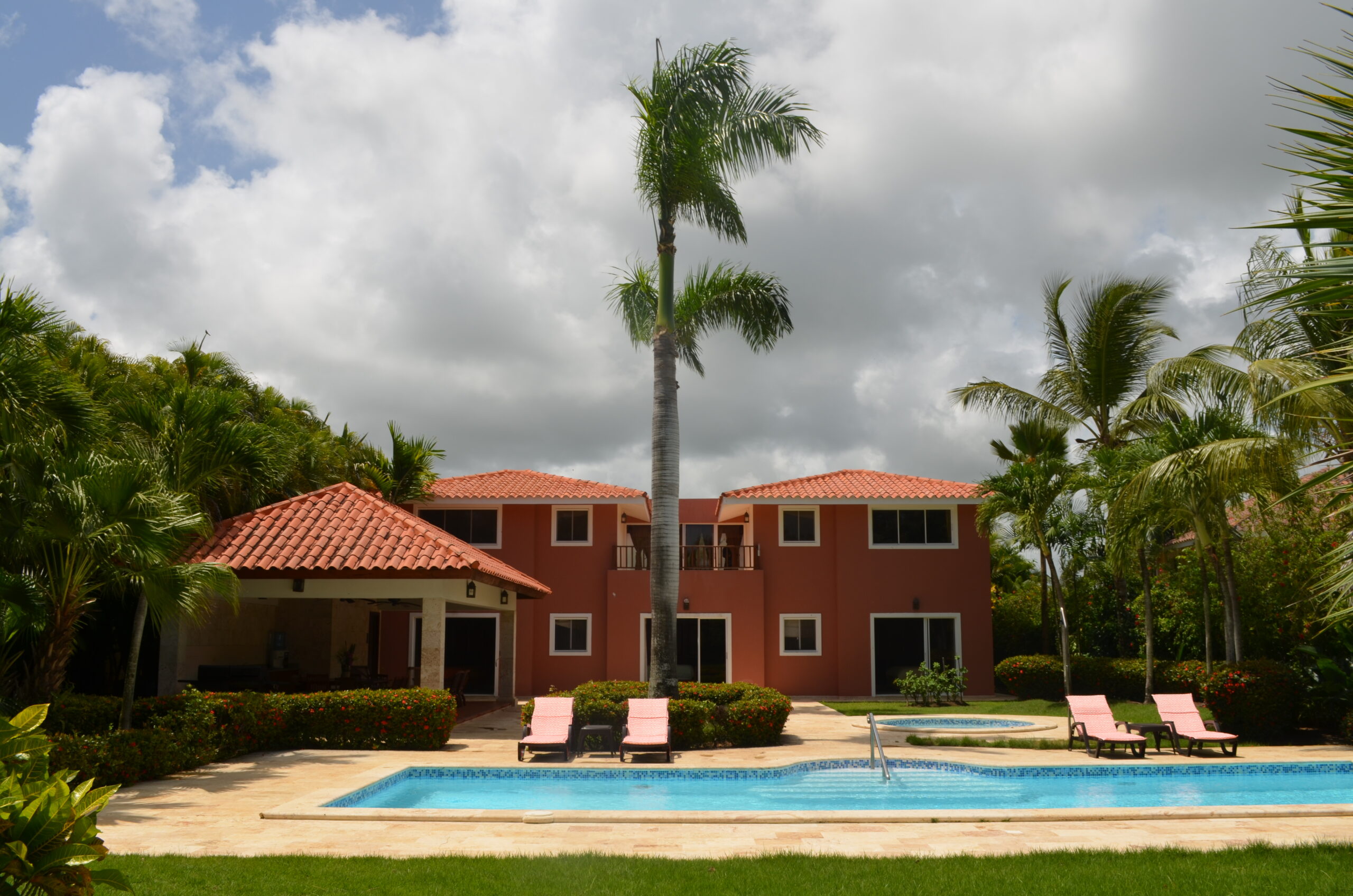 Large villa with pool for Sale Cocotal Golf & Country Club 2
