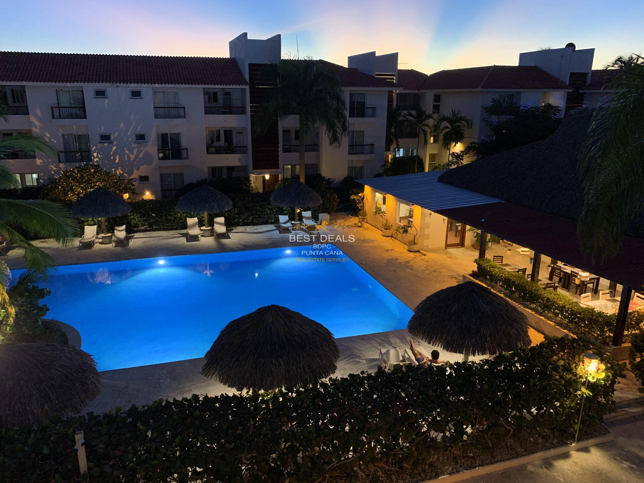 Marble floors condo near the beach 4